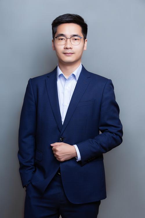 高启航 包装与印刷设计负责人